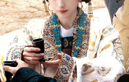 《江山大同》杨幂服化道获赞，质感突出显大剧风范|味儿|夸夸