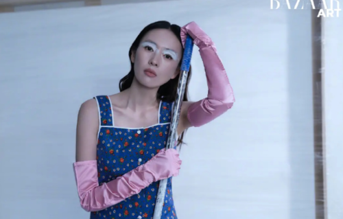 这就是高级感？网友质疑奢牌审美带滤镜，童瑶赵今麦造型被“丑化”