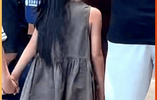 45岁高圆圆携6岁女儿回京，Rhea身高瞩目似“长发版赵又廷”，母女同框尽显优雅基因_网友