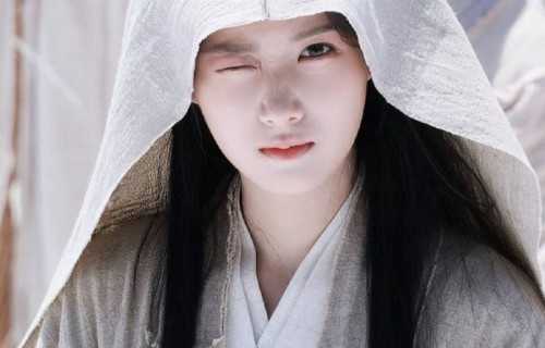 卢昱晓《恰逢雨连天》官宣背后:粉丝“脱粉”威胁与顶流班底的豪赌