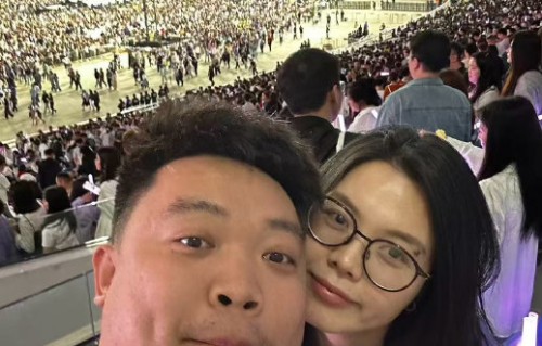 杨千嬅是如何回应成都演唱会首场出现的音响技术问题的？