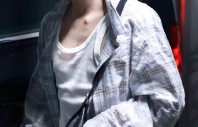 粉丝为何称张奕然为‘体力王’和‘舞台定海神针’？|称号|体能|汗水|勋章|全能王