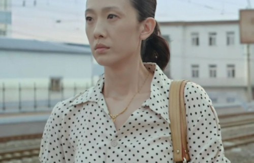 47岁倪景阳近况曝光！嫁给演员谢晖生一子，如今婚姻幸福被宠成公主|十八岁的天空|儿子|模特|流量|运动员