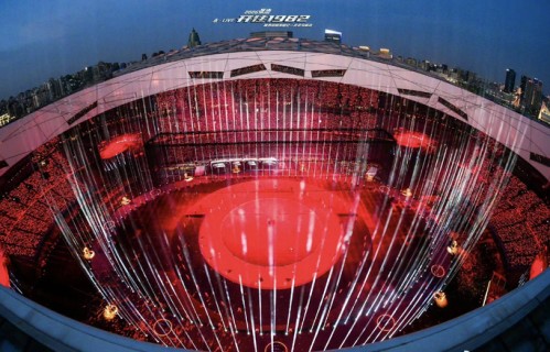 张杰在鸟巢造出星空，演唱会秒变“宇宙级”盛宴！|粉丝|星星|情歌|顶棚|星光