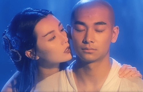 赵文卓9岁女儿拉丁舞视频走红，自信舞姿为父亲赢回久违掌声