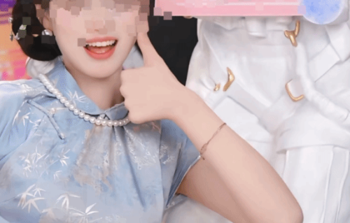 19岁女孩挪用1700万打赏主播 现实中买包都嫌贵