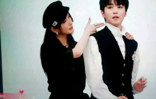 徐洁儿与王俊凯在《重生之门》中合作后建立了怎样的默契？|脱口而出|明星送考|明星互动|谢娜|登场