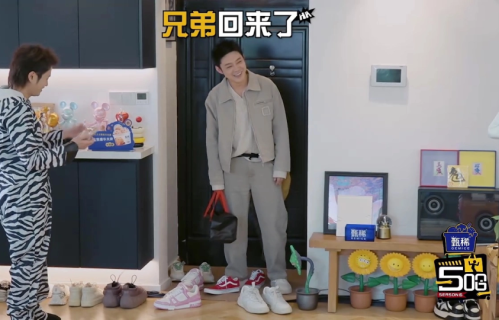 《五哈6》最顶级的家属感，老舅一出现，邓超和陈赫红了眼眶！