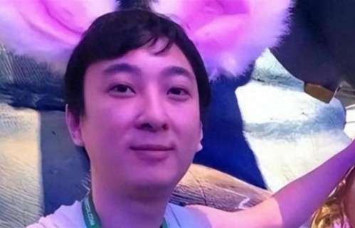 被质疑孩子生父后, 王思聪带女友现身 模样引热议, 难怪黄一鸣会这样