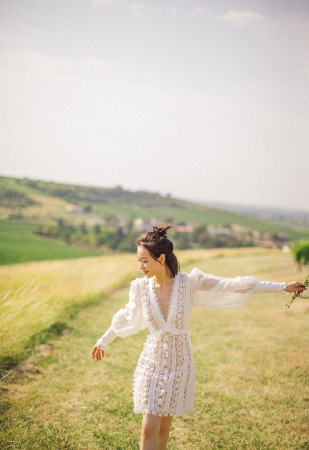 演员黄杨钿甜首次回应耳环风波|仿制品|成人礼|生育问题|谣言|违规