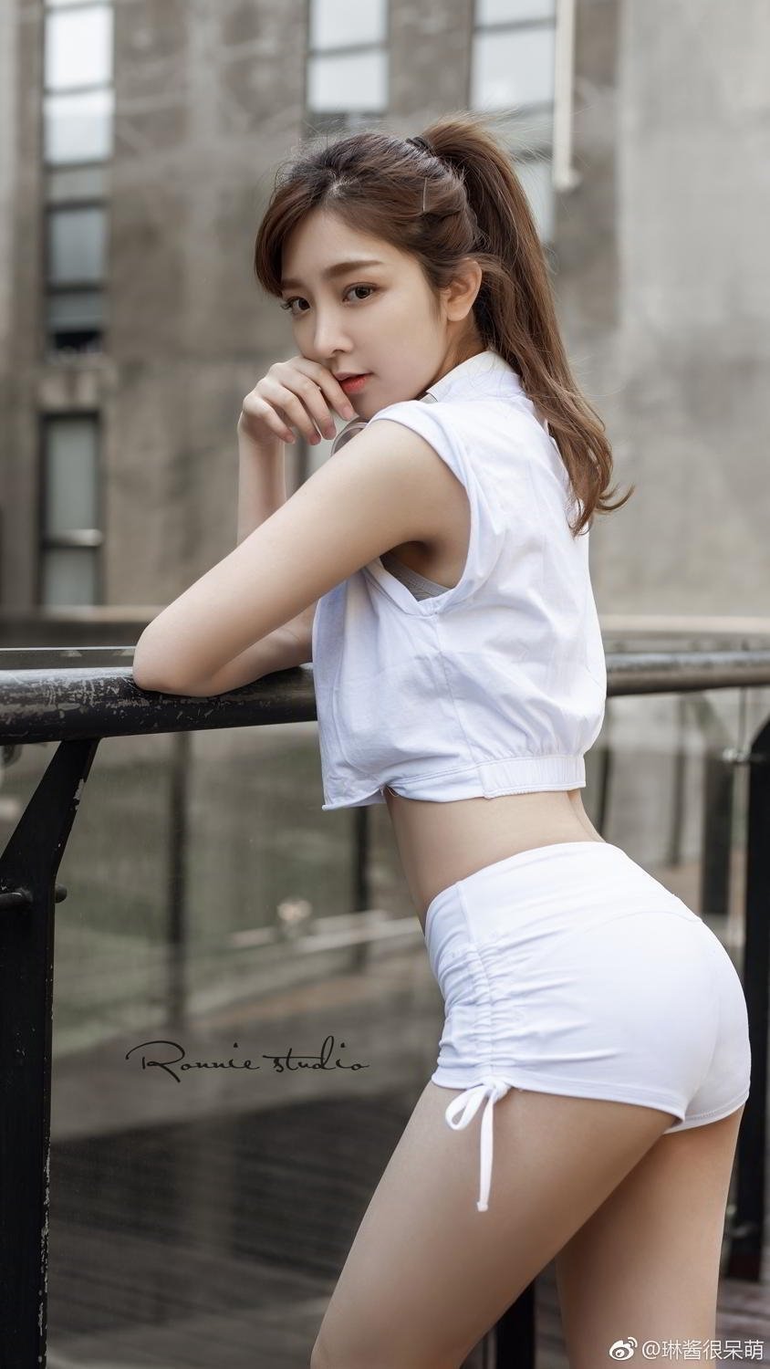 演员黄杨钿甜首次回应耳环风波|仿制品|成人礼|生育问题|谣言|违规