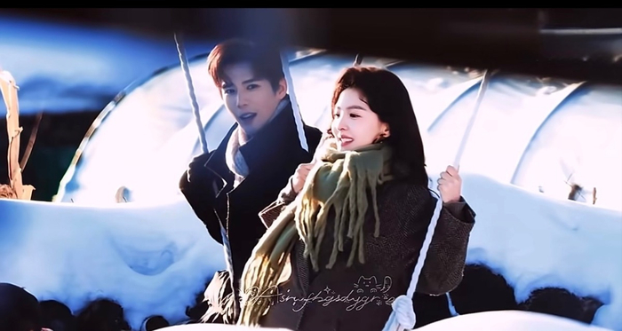 據悉朴寶劍和王安宇在片場坐在一起👇